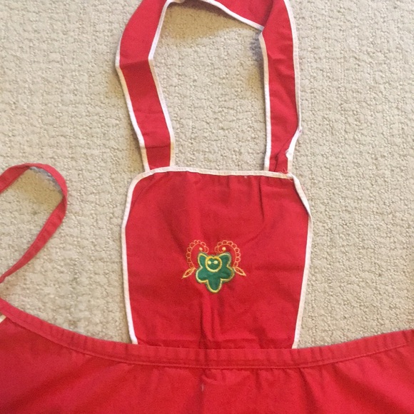 Vintage Red Floral Apron - Unique, One-of-a-Kind. - Picture 4 of 6